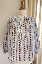 Blouse Victoria rayée bleu ciel fleurs rouges Lili & Lala – vue de face, coupe oversize | Coka Collection